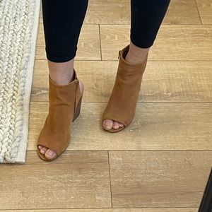 Steve Madden brown heels